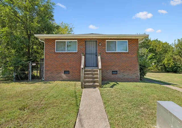 Photo 2 of Multi family home for sale at 1033 31st Avenue N, Nashville, TN 37209 | MLS# 3592009 | Listing updated on 2026-09-14