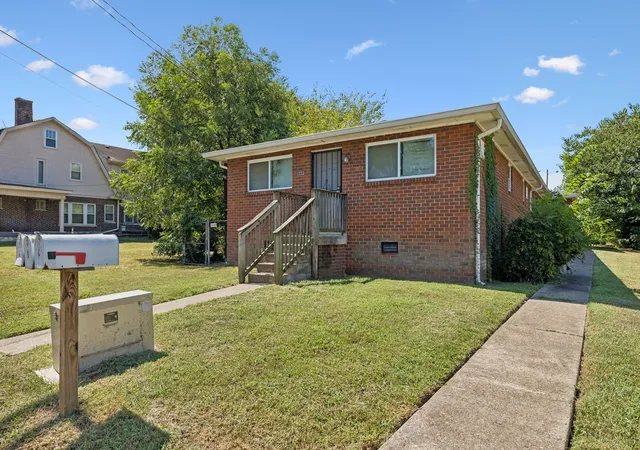 Photo 4 of Multi family home for sale at 1033 31st Avenue N, Nashville, TN 37209 | MLS# 3592009 | Listing updated on 2026-09-14
