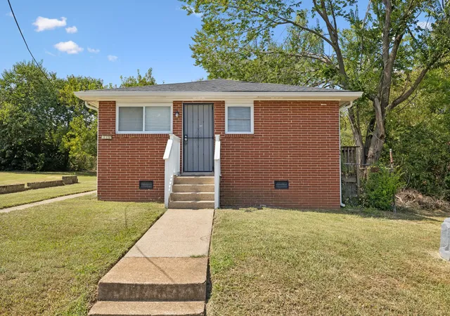 Listing Photo 4 - Condo for sale in building located at 1037 31st Ave N, Nashville, TN 37209