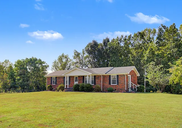 Photo 3 of Single family home for sale at 5279 Oak Grv Rd, Red Boiling Springs, TN 37150 | MLS# 3592019 | Listing updated on 2026-09-14