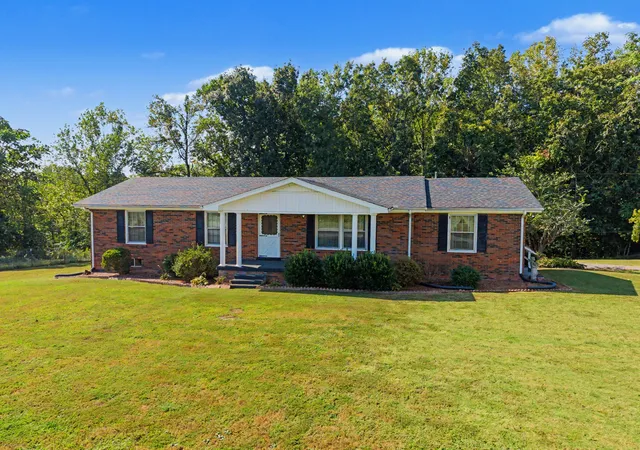 Photo 3 of Single family home for sale at 5279 Oak Grv Rd, Red Boiling Springs, TN 37150 | MLS# 3592019 | Listing updated on 2026-09-14