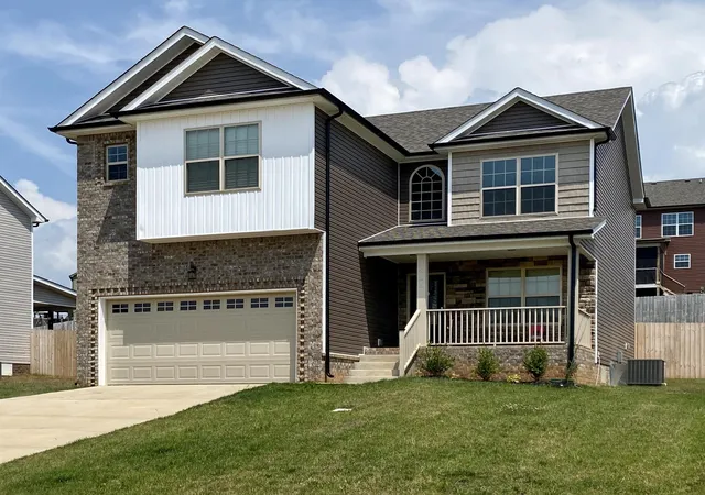 Photo 1 of Single family home for sale at 835 Crestone Ln, Clarksville, TN 37042 | MLS# 3548075 | Listing updated on 2026-09-14