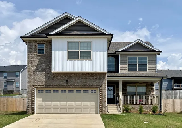 Photo 2 of Single family home for sale at 835 Crestone Ln, Clarksville, TN 37042 | MLS# 3548075 | Listing updated on 2026-09-14