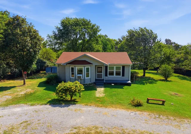 Photo 3 of Single family home for sale at 5214 Jones Chapel Rd, Cedar Hill, TN 37032 | MLS# 3550157 | Listing updated on 2026-10-02