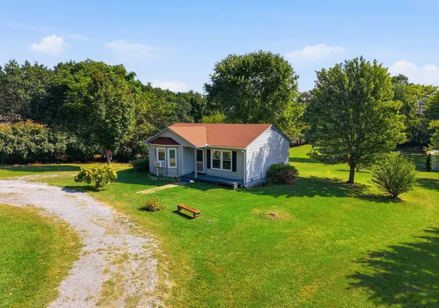 Photo 4 of Single family home for sale at 5214 Jones Chapel Rd, Cedar Hill, TN 37032 | MLS# 3550157 | Listing updated on 2026-10-02