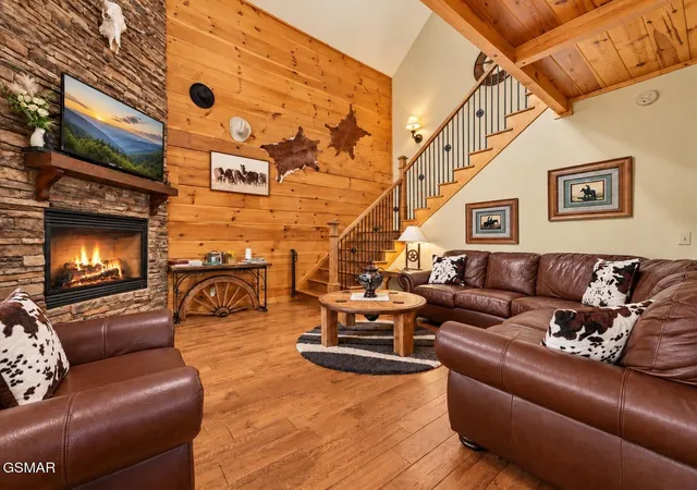 Photo 3 of Single family home for sale at 3521 Sand Ridge Way, Pigeon Forge, TN 37863 | MLS# 3548113 | Listing updated on 2026-09-14