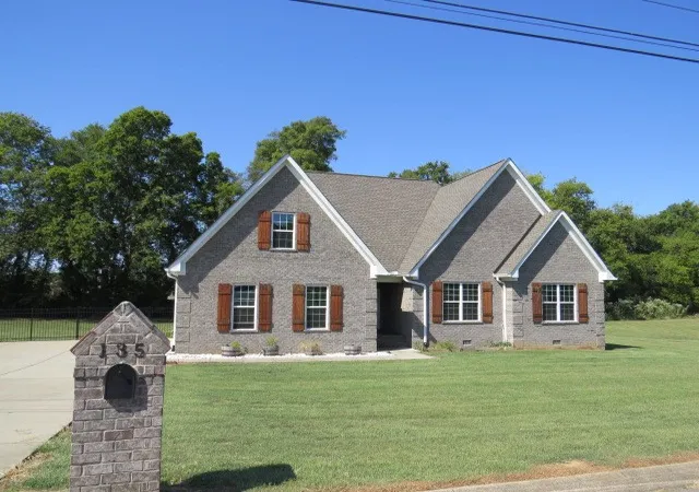 Photo 3 of Single family home for sale at 135 Stonecreek Dr, Pulaski, TN 38478 | MLS# 3591947 | Listing updated on 2026-09-15