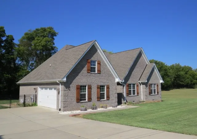 Photo 3 of Single family home for sale at 135 Stonecreek Dr, Pulaski, TN 38478 | MLS# 3591947 | Listing updated on 2026-09-15