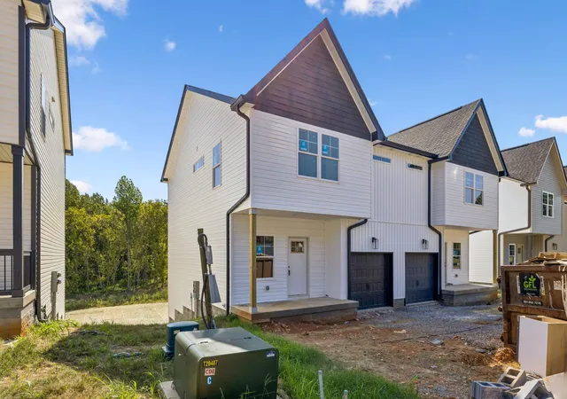 Photo 2 of Multi family home for sale at 415 Cook Dr, Clarksville, TN 37042 | MLS# 3592281 | Listing updated on 2026-09-15