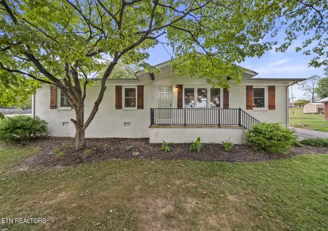 Photo 1 of Single family home for sale at 516 Madison Ave, Sparta, TN 38583 | MLS# 3567135 | Listing updated on 2026-09-14
