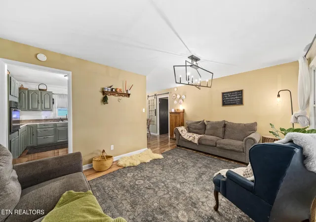 Photo 3 of Single family home for sale at 516 Madison Ave, Sparta, TN 38583 | MLS# 3567135 | Listing updated on 2026-09-14