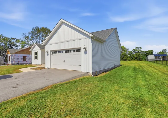 Photo 2 of Single family home for sale at 3466 Mcminnville Hwy, Sparta, TN 38583 | MLS# 3591936 | Listing updated on 2026-10-05