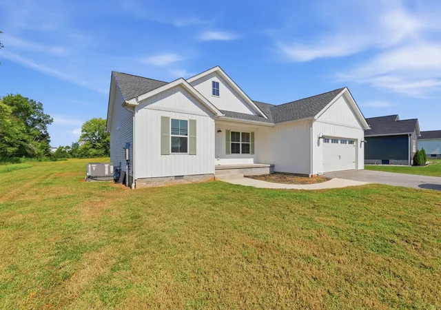 Photo 3 of Single family home for sale at 3466 Mcminnville Hwy, Sparta, TN 38583 | MLS# 3591936 | Listing updated on 2026-10-05