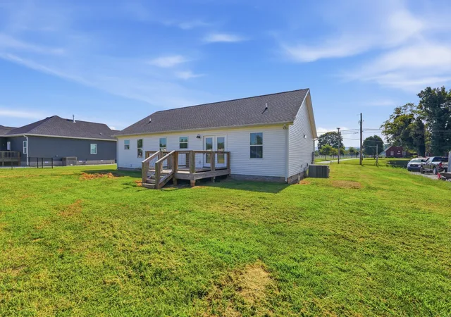 Photo 3 of Single family home for sale at 3466 Mcminnville Hwy, Sparta, TN 38583 | MLS# 3591936 | Listing updated on 2026-10-05