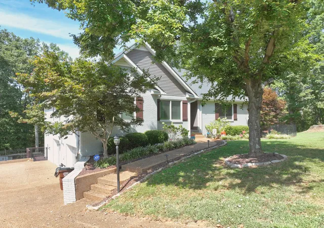 Photo 3 of Single family home for sale at 307 Dorris Ct, Hendersonville, TN 37075 | MLS# 3592024 | Listing updated on 2026-09-14