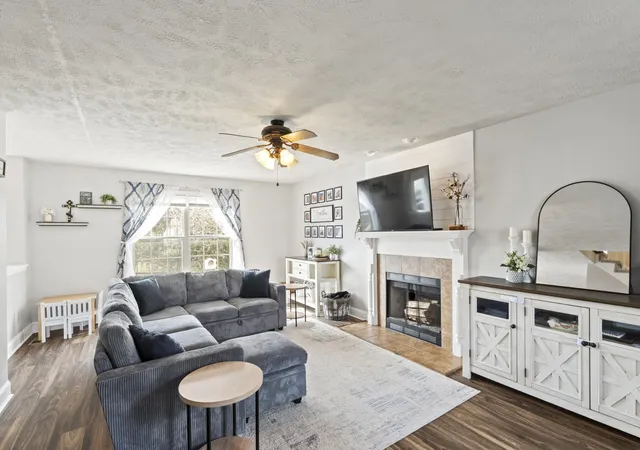 Photo 2 of Single family home for sale at 3467 Melrose Dr, Clarksville, TN 37042 | MLS# 3591952 | Listing updated on 2026-09-14