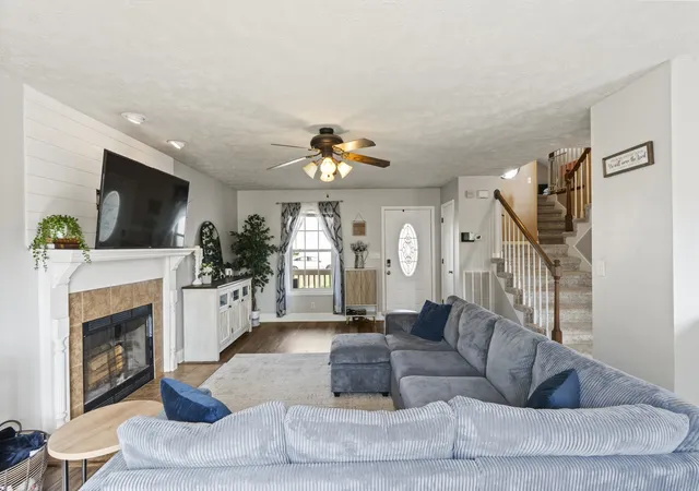Photo 3 of Single family home for sale at 3467 Melrose Dr, Clarksville, TN 37042 | MLS# 3591952 | Listing updated on 2026-09-14