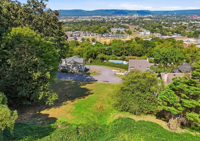 Photo 1 of Land for sale at 1720 S Crst Manor Ln, Chattanooga, TN 37404 | MLS# 3591951 | Listing updated on 2026-09-14