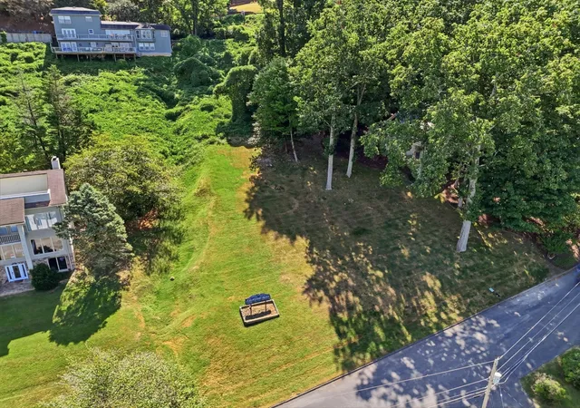 Photo 4 of Land for sale at 1720 S Crst Manor Ln, Chattanooga, TN 37404 | MLS# 3591951 | Listing updated on 2026-09-14