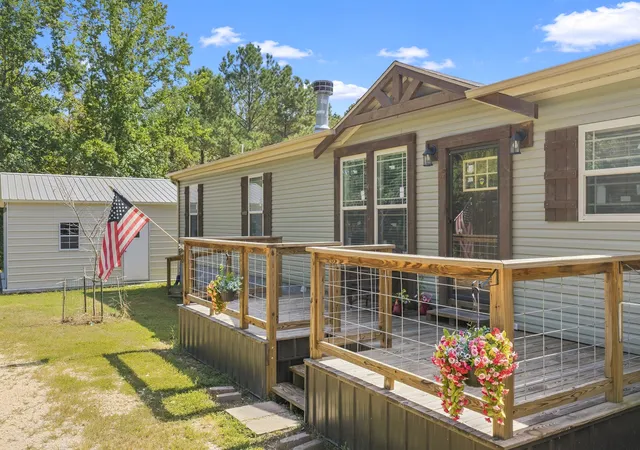 Photo 3 of Manufactured home for sale at 110 Christian Chapel Rd, Cedar Grove, TN 38321 | MLS# 3591998 | Listing updated on 2026-09-14