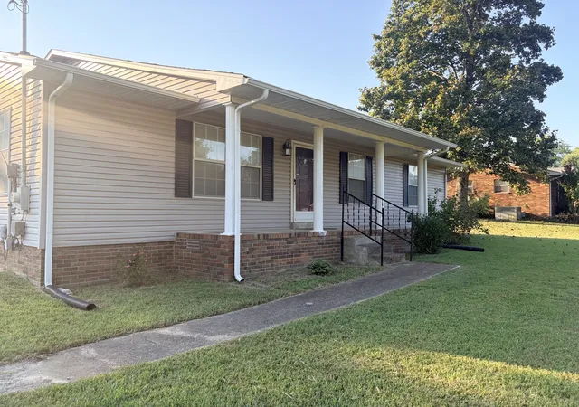 Photo 2 of Single family home for sale at 499 Belew Dr, Lawrenceburg, TN 38464 | MLS# 3592259 | Listing updated on 2026-09-15