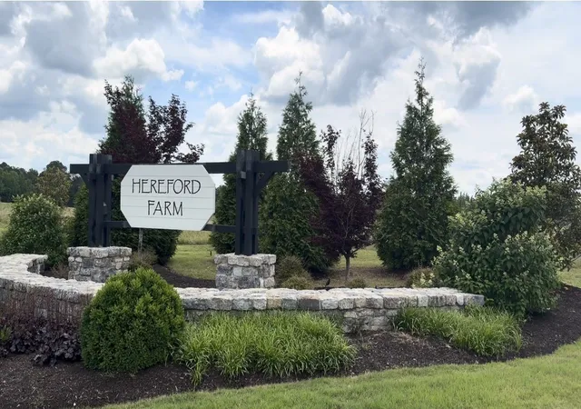 Photo 1 of Single family home for sale at 346 Hereford Farms, Clarksville, TN 37043 | MLS# 3592041 | Listing updated on 2026-10-09