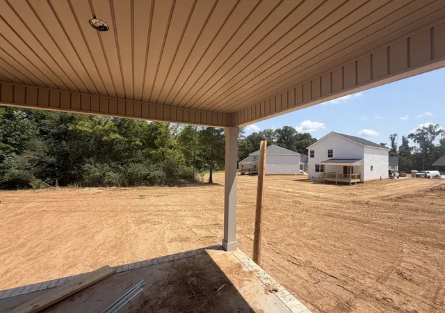 Photo 3 of Single family home for sale at 352 Hereford Farms, Clarksville, TN 37043 | MLS# 3592042 | Listing updated on 2026-10-22