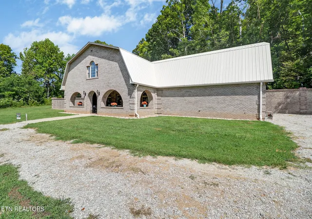Single family home for sale at 2705 Lick Crk Rd, Pall Mall, TN 38577 | MLS# 3592159