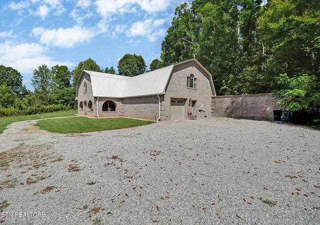Photo 3 of Single family home for sale at 2705 Lick Crk Rd, Pall Mall, TN 38577 | MLS# 3592159 | Listing updated on 2026-09-15