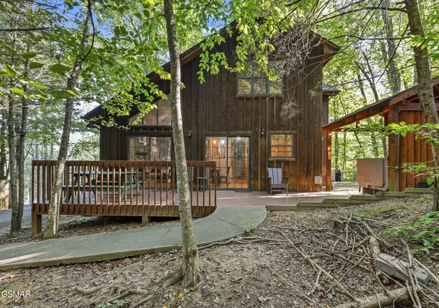 Photo 3 of Single family home for sale at 507 Eagle Trl, Gatlinburg, TN 37738 | MLS# 3592166 | Listing updated on 2026-09-15