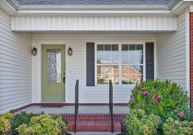 Photo 3 of Single family home for sale at 100 Judith Ct, Hopkinsville, KY 42240 | MLS# 3592213 | Listing updated on 2026-09-15