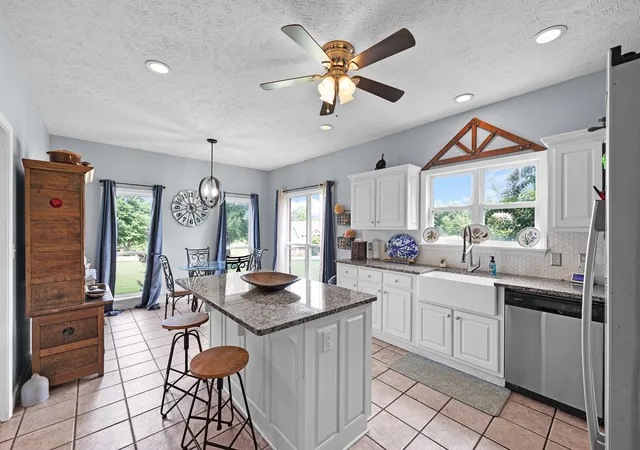 Photo 3 of Single family home for sale at 315 Masters Dr, Lexington, TN 38351 | MLS# 3592214 | Listing updated on 2026-09-15