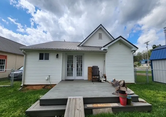 Photo 3 of Single family home for sale at 104 Hodges St N, Cowan, TN 37318 | MLS# 3592432 | Listing updated on 2026-09-15