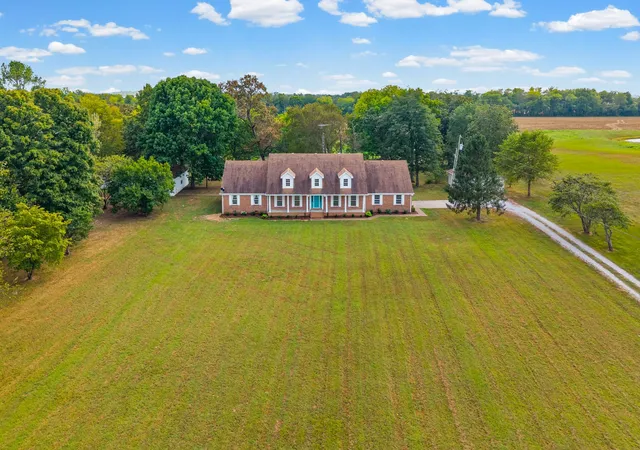 Photo 2 of Single family home for sale at 4655 Cadiz Rd, Hopkinsville, KY 42240 | MLS# 3592274 | Listing updated on 2026-10-13