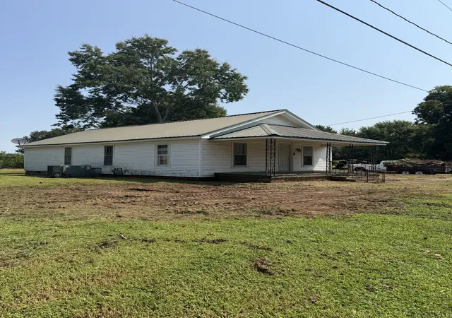 Photo 2 of Single family home for sale at 10390 Highway 54, Paris, TN 38242 | MLS# 3592319 | Listing updated on 2026-09-15