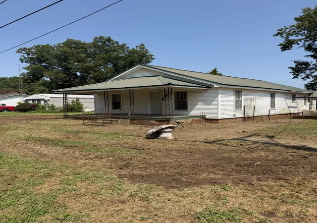Photo 3 of Single family home for sale at 10390 Highway 54, Paris, TN 38242 | MLS# 3592319 | Listing updated on 2026-09-15