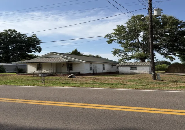 Photo 4 of Single family home for sale at 10390 Highway 54, Paris, TN 38242 | MLS# 3592319 | Listing updated on 2026-09-15