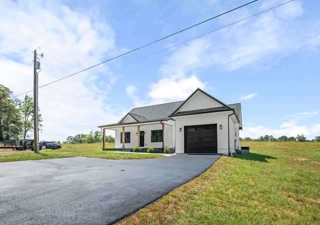 Photo 1 of Single family home for sale at 3020 Ditty Rd, Cookeville, TN 38506 | MLS# 3592360 | Listing updated on 2026-10-29