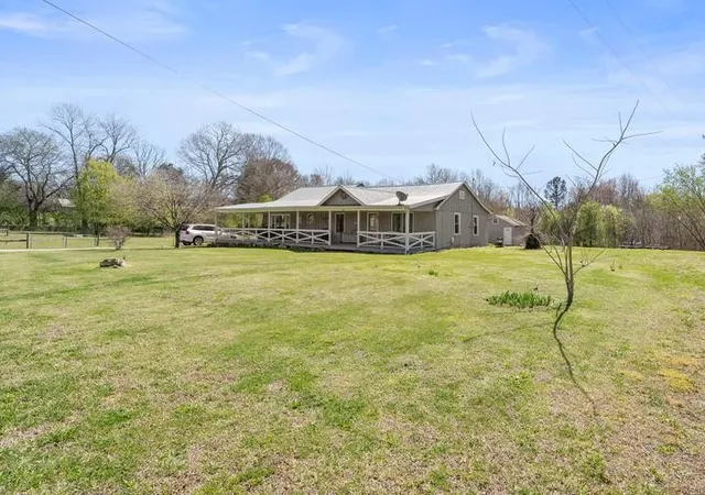 Photo 3 of Single family home for sale at 28 Old Eastbrook Rd, Estill Springs, TN 37330 | MLS# 3592369 | Listing updated on 2026-09-15