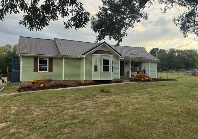 Single family home for sale at 2438 Chester Harris Rd, Woodlawn, TN 37191 | MLS# 3592354