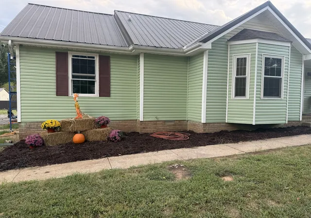 Photo 2 of Single family home for sale at 2438 Chester Harris Rd, Woodlawn, TN 37191 | MLS# 3592354 | Listing updated on 2026-09-15