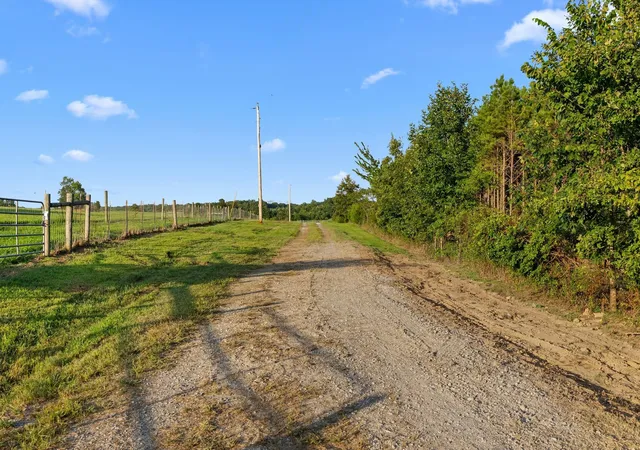 Photo 3 of Single family home for sale at 6065 Spencer Rd, Nunnelly, TN 37137 | MLS# 3592372 | Listing updated on 2026-09-15