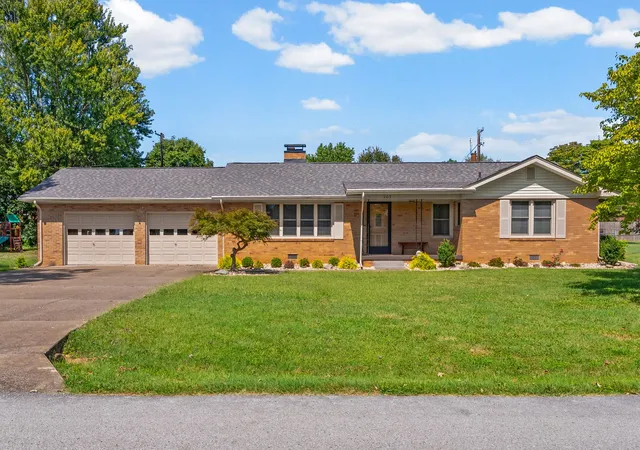 Photo 1 of Single family home for sale at 205 Sherwood Dr, Hopkinsville, KY 42240 | MLS# 3592556 | Listing updated on 2026-10-02