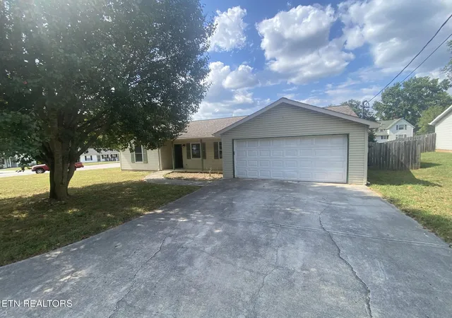 Photo 1 of Single family home for sale at 7619 Trey Oaks Ln #2, Knoxville, TN 37918 | MLS# 3592389 | Listing updated on 2026-09-15