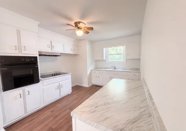 Photo 2 of Single family home for sale at 313 Lafayette Rd, Clarksville, TN 37042 | MLS# 3592395 | Listing updated on 2026-09-15