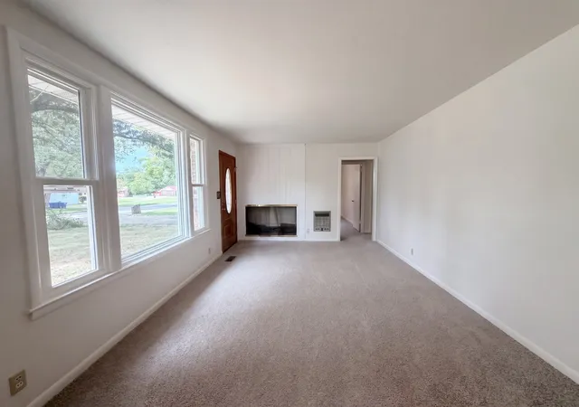 Photo 3 of Single family home for sale at 313 Lafayette Rd, Clarksville, TN 37042 | MLS# 3592395 | Listing updated on 2026-09-15
