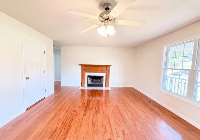 Photo 3 of Single family home for sale at 3692 Armstrong Rd, Springfield, TN 37172 | MLS# 3592466 | Listing updated on 2026-09-24