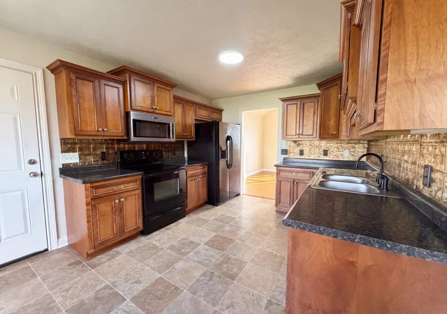 Photo 2 of Single family home for sale at 111 Beaver Crk Dr, Portland, TN 37148 | MLS# 3592506 | Listing updated on 2026-09-24