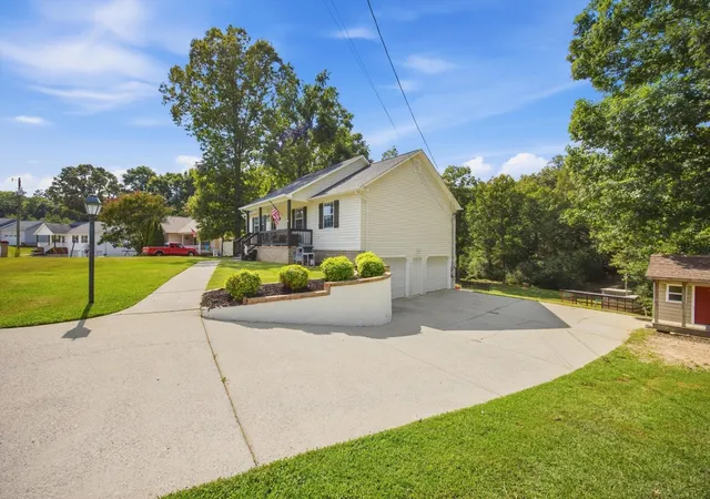 Photo 3 of Single family home for sale at 171 Melissa Dr, Ringgold, GA 30736 | MLS# 3592537 | Listing updated on 2026-09-15