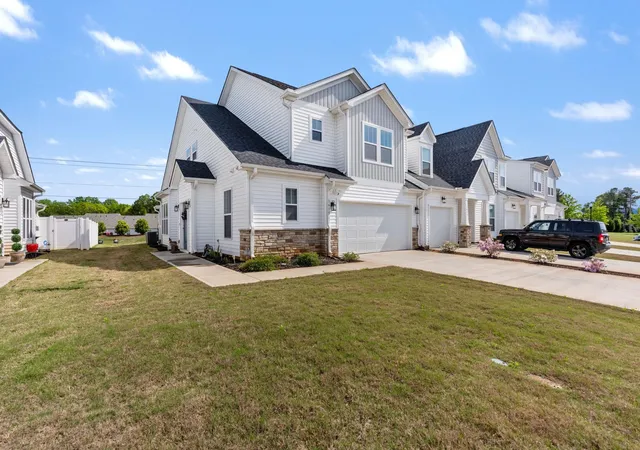 Townhouse for sale at 1615 Chelmsford Ct, Spartanburg, SC 29301 | MLS# SPN335700